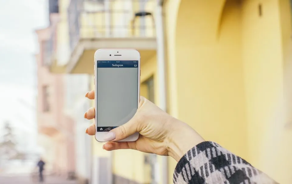 Smartphone mit Instagram